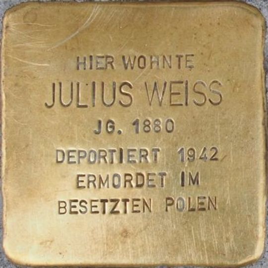 Stolperstein dedicated to Julius Weiss