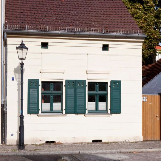 Wohnhaus & Nebengebäude Richardstraße 82