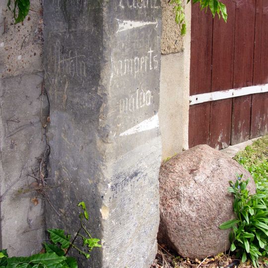 Gasthof mit Ausstattung, Scheune und Wegestein Lampertswalde
