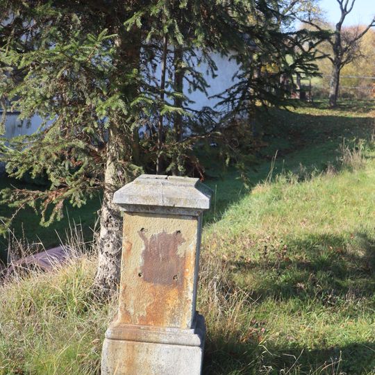 Kříž na severním okraji Okřešic