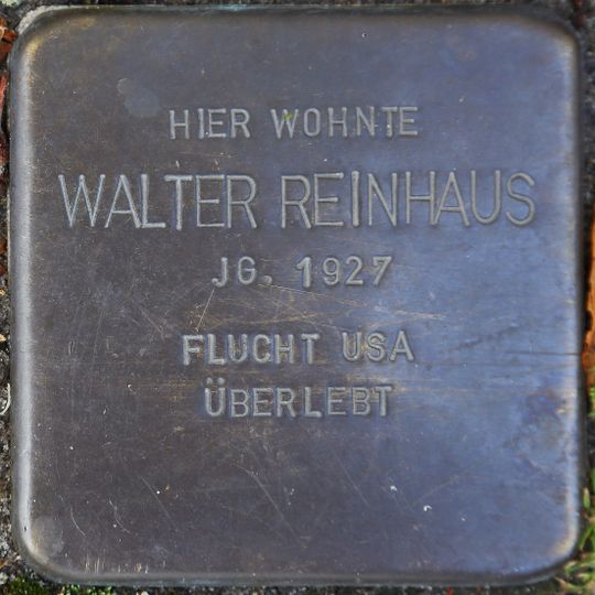 Stolperstein em memória de Walter Reinhaus