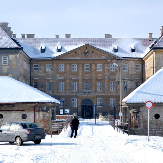 Holíčsky kaštieľ s areálom, terasa opevnená