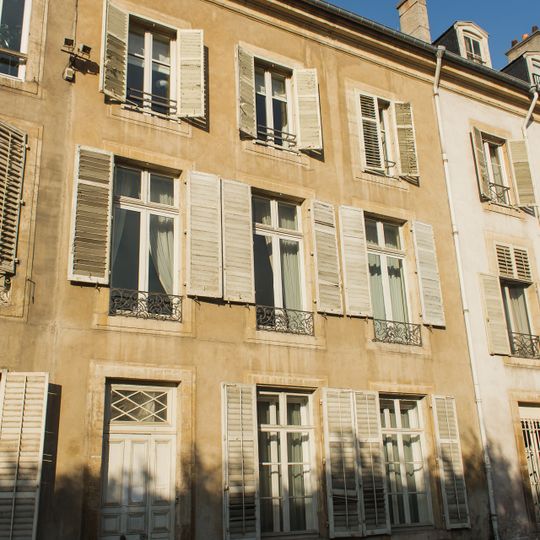 Immeuble, 25 place de la Carrière