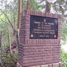 Monument in het Openluchttheater