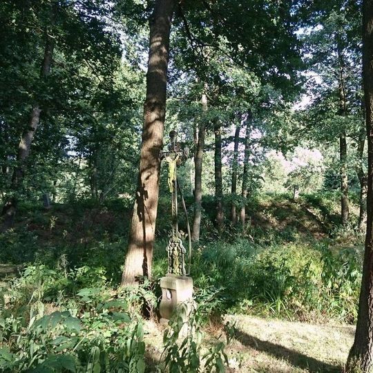 Kříž u Hlivína v lesíku