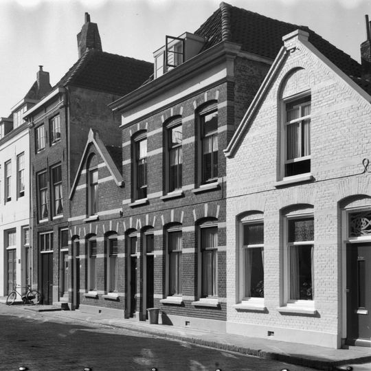 Huis met rechte gevel