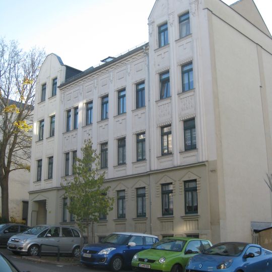 Mietshaus in geschlossener Bebauung konzipiert Kantstraße 60