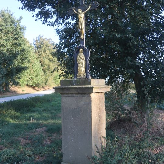 Kříž jižně od Bohušic