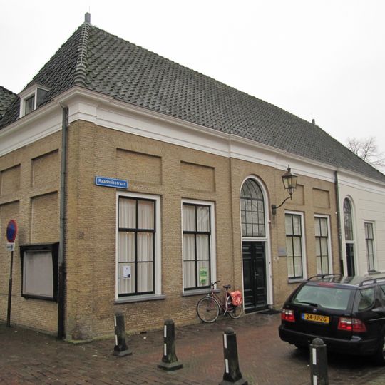 Raadhuisstraat 3, Middelharnis