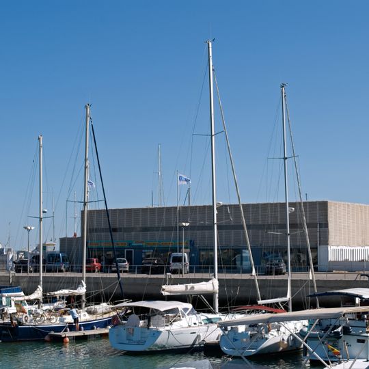 Edificios del puerto pesquero y deportivo