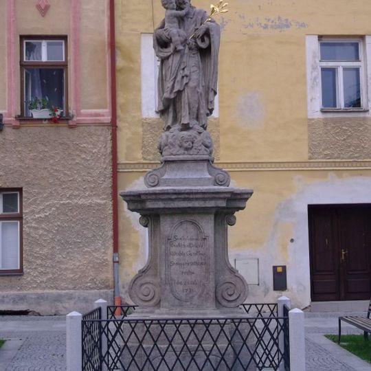 Sloup se sochou svatého Josefa Pěstouna