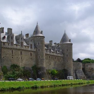 Historisk arkitektur i Frankrike: slott, kyrkor och herrgårdar i Bretagne från 1000- till 1800-talet