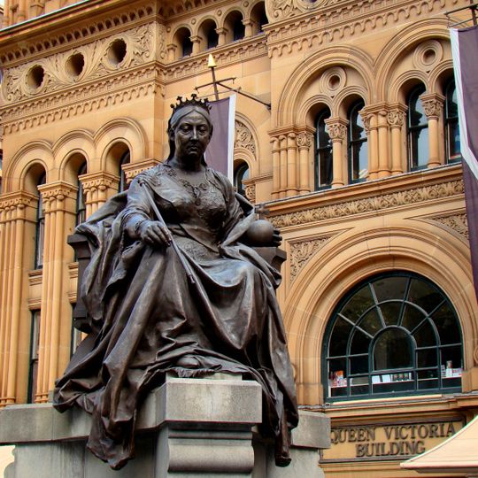 Statue of Queen Victoria