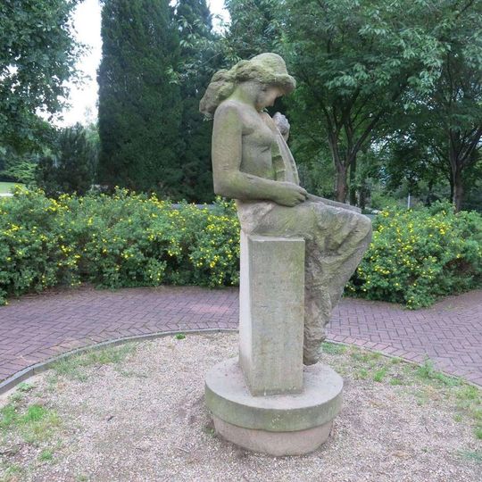 Socha Hudba v parku Severní Terasa v Ústí nad Labem