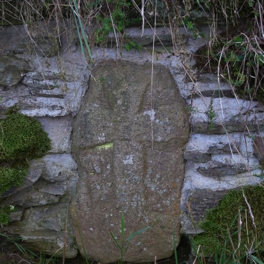 Křížový kámen u cesty severně od České Doubravice