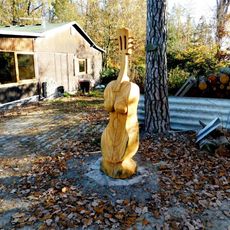 Plastika "Basa" u hospody Čunčí huba v osadě Na Rovinách