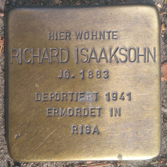 Stolperstein en memoria de Richard Isaaksohn