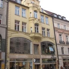 Geschäfts- und Wohnhaus