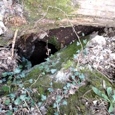 Hosszú Hill No 5 Cave