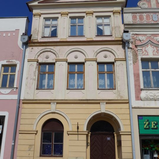 Mírové náměstí 122