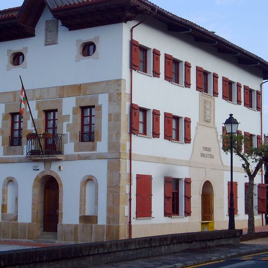 Casa consistorial de Forua