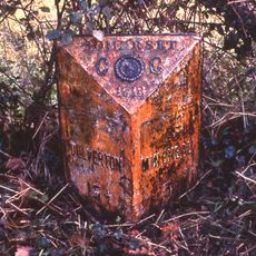 Milepost, N side of Frackford Bridge, Knowle Lane West