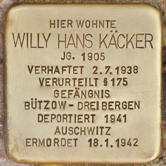 Stolperstein en memoria de Willy Hans Käcker