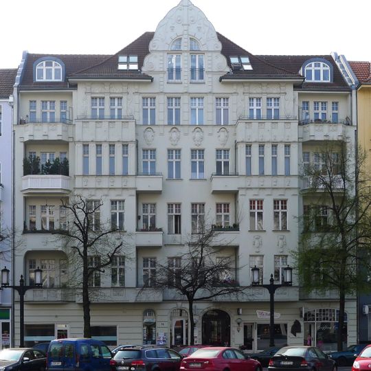 Mietshaus, Läden Bismarckstraße 69