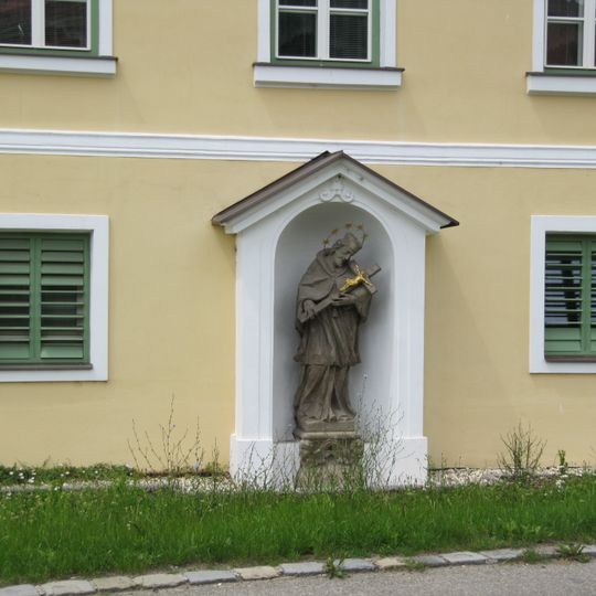 Socha svatého Jana Nepomuckého v Zámecké ulici v Holešově