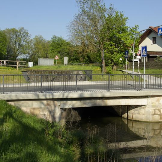 Straßenbrücke bei der Schleuse 63