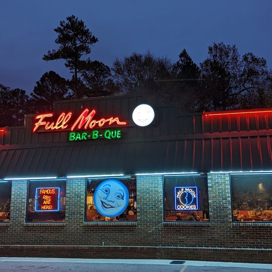 Full Moon Bar-B-Que