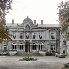 Pałac, ob. szkoła, kon. XVIII