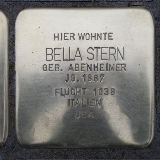 Stolperstein en memoria de Bella Stern