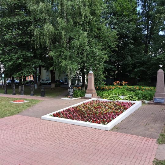 Братская могила советских воинов, погибших в боях с фашистами