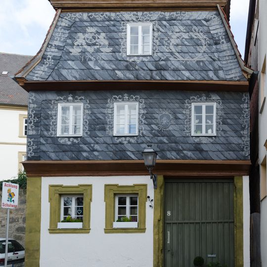 Zweigeschossiges Gebäude