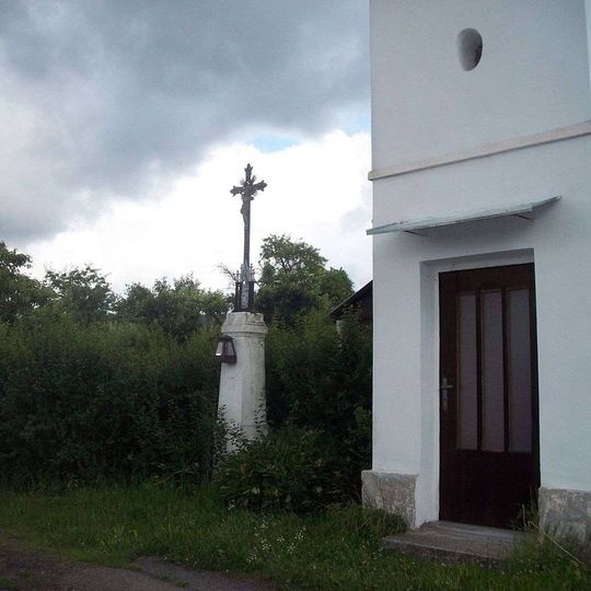 Kříž u kaple v Zalánech