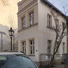 Wohnhaus & Mietshaus & Seitenflügel Viktoria-Ufer 4