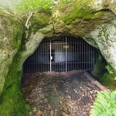 Juxkopf mit Stubensandsteinhöhle