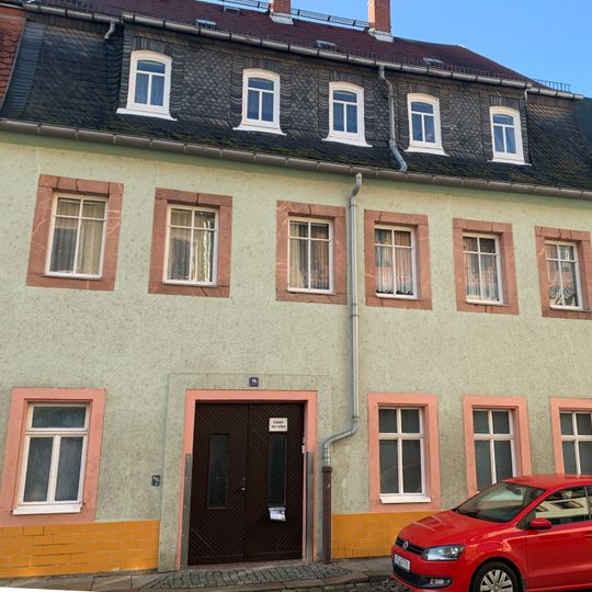 Wohnhaus in geschlossener Bebauung