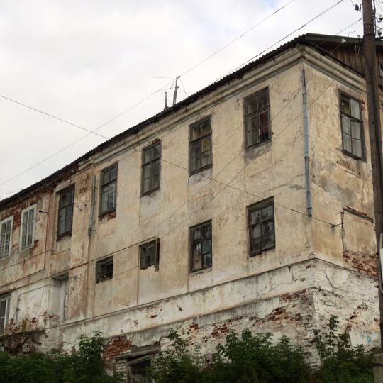 Корпус над западными воротами