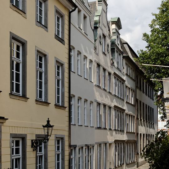 Zollstraße 6, 8 und 10