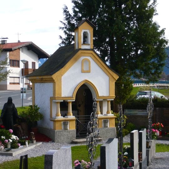 Friedhof und Kapelle/Kriegerdenkmal