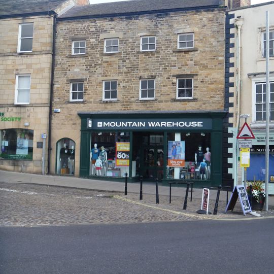 11 And 12, Market Place