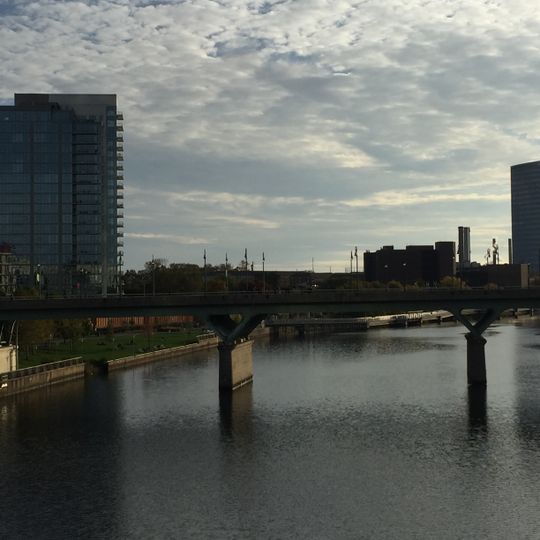 Walnut Street Bridge