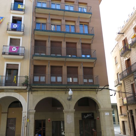 Building in plaça del Blat, 4