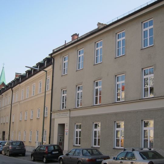 Josephsburgstraße 24