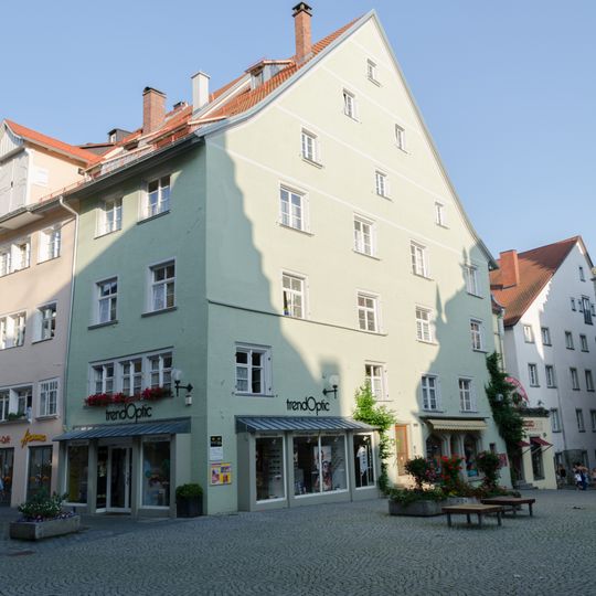 Wohn- und Geschäftshaus