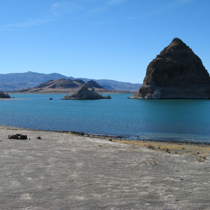 Lago Piramide