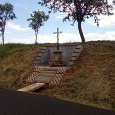 Kříž západně od Strojetic