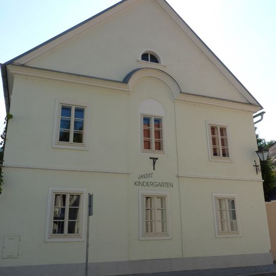 Ehem. Schule, Kindergarten